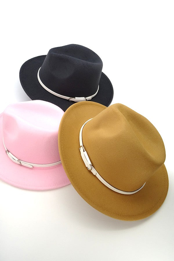 A VINTAGE CLASSIC FEDORA HAT WITH WHITE TRIM