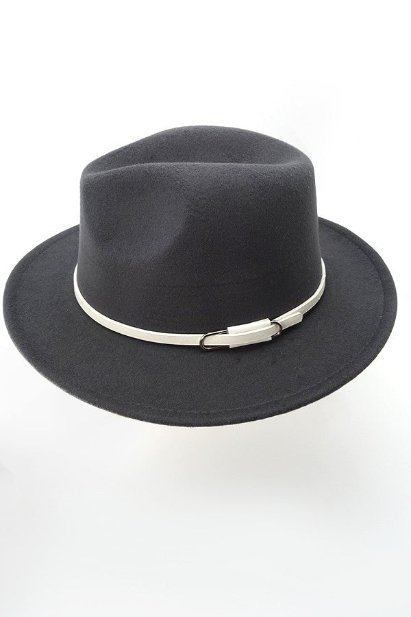 A VINTAGE CLASSIC FEDORA HAT WITH WHITE TRIM - Image 6