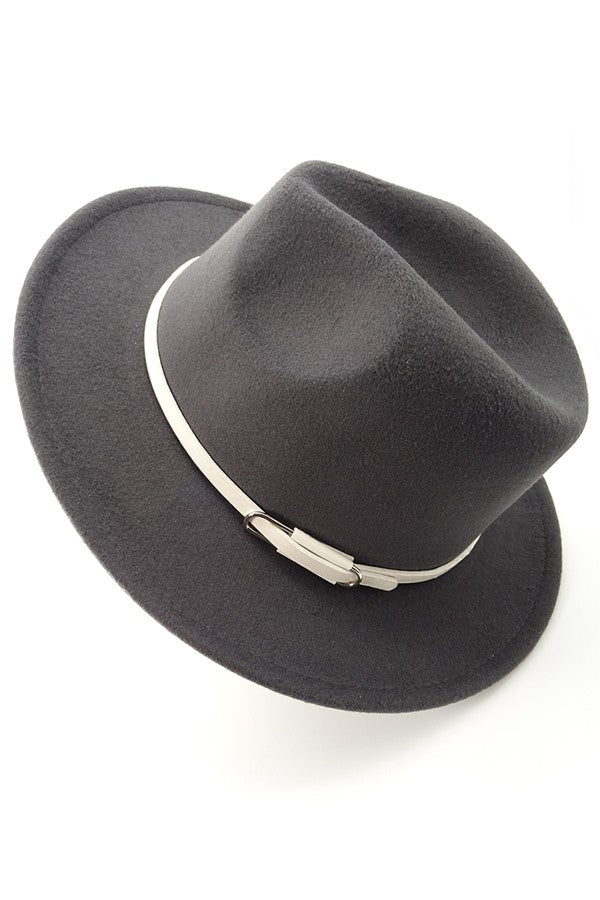 A VINTAGE CLASSIC FEDORA HAT WITH WHITE TRIM - Image 3
