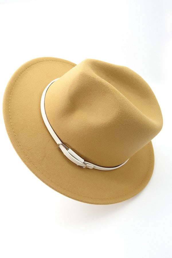 A VINTAGE CLASSIC FEDORA HAT WITH WHITE TRIM - Image 2